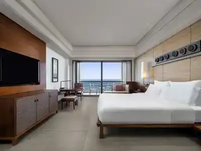 Pullman Oceanview Sanya Bay Resort & Spa - 57