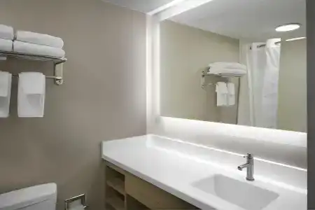 SpringHill Suites by Marriott Virginia Beach Oceanfront - 6