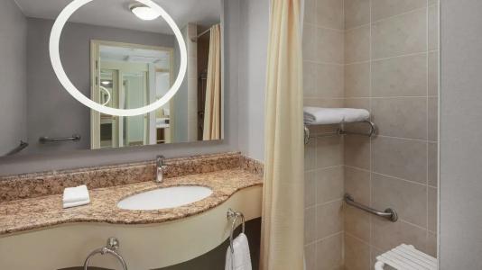 Courtyard by Marriott Tbilisi - 45