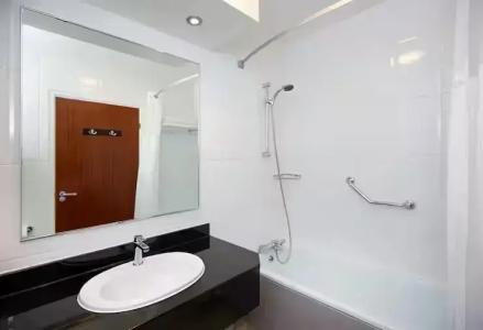 DoubleTree by Hilton Bristol North - 41