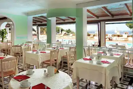 Grand Smeraldo Beach - 9