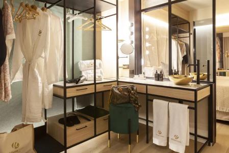 Nivia Born Boutique - 44