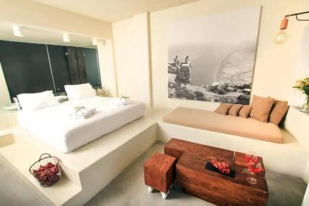 West East Suites - 55