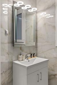 Athens Warehouse Boutique & Suites - 19