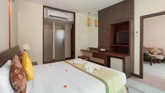 Al's Resort - 55