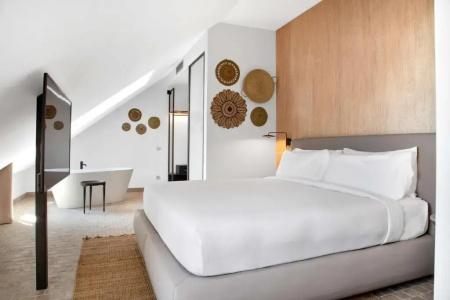 Atocha Madrid, Tapestry Collection by Hilton - 79