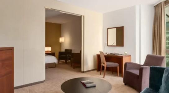 Fairmont Grand Geneva - 50