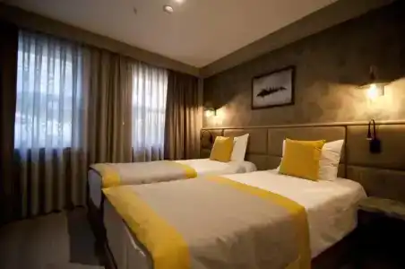 Seraglio & Suites - 92