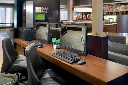 Courtyard by Marriott - 9