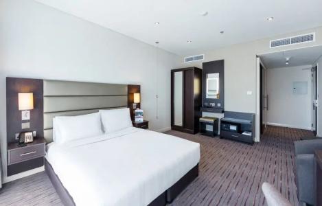 Premier Inn Airport - 43