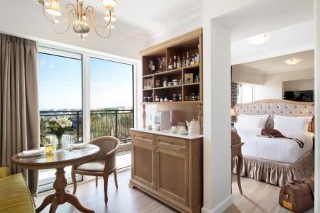 Legacy Gastro Suites - 49