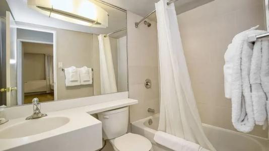 Town Inn Suites - 86