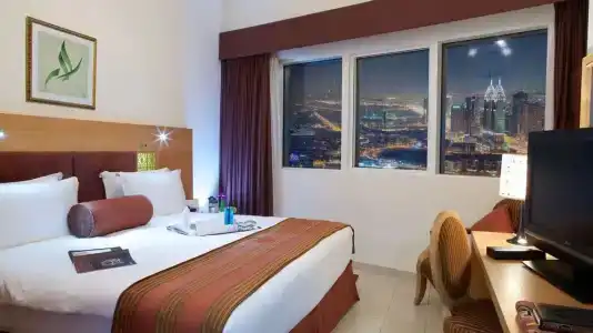 Tamani Marina & - 45
