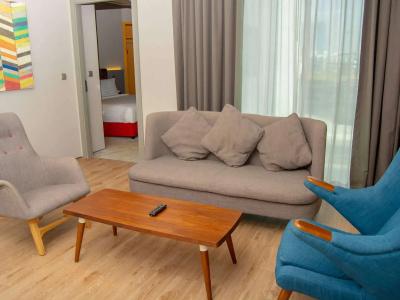 Ibis Styles Dubai Jumeira - 36