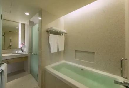 Doubletree By Hilton - 44