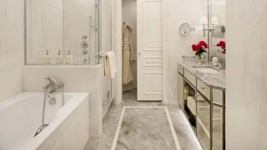 Four Seasons George v Paris - 30