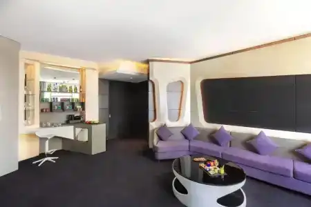 V Dubai, Curio Collection by Hilton - 72