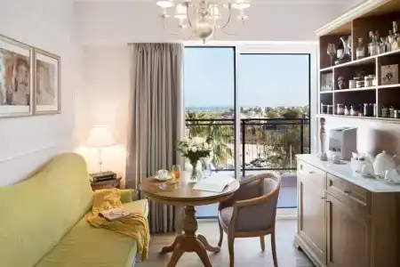 Legacy Gastro Suites - 52