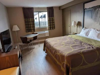 Super 8 by Wyndham - 12
