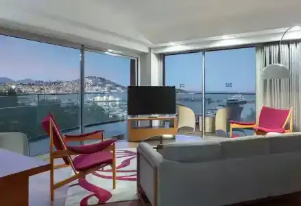 DoubleTree by Hilton Kusadasi - 56