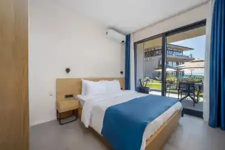 Royal Blue & Residences - 52