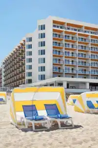 Deltas by Marriott Virginia Beach Bayfront Suites - 0