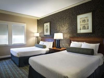 The Whitehall Houston - 26