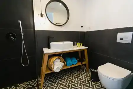 Port 7- Boutique Collection - 13