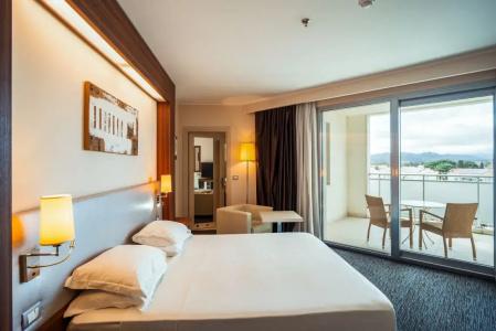 DoubleTree By Hilton Olbia - Sardinia - 36