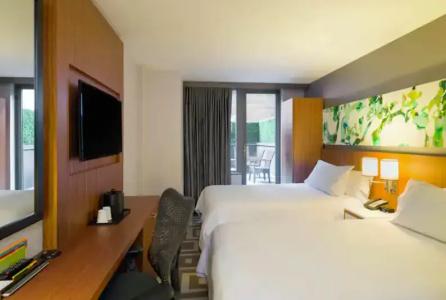 Hilton Garden Inn Central Park South - 43