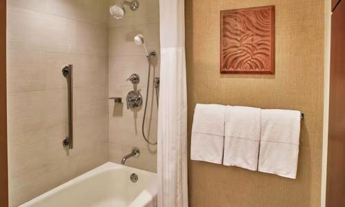Hilton Hawaiian Village Waikiki Beach Resort - 380