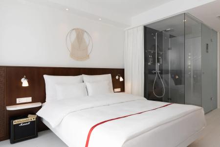 Ruby Claire Geneva - 24