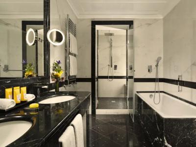Splendide Royal - Small Luxury Hotels of the World - 33