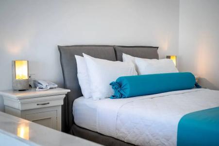 En Plo Boutique Suites Oia Santorini - 34