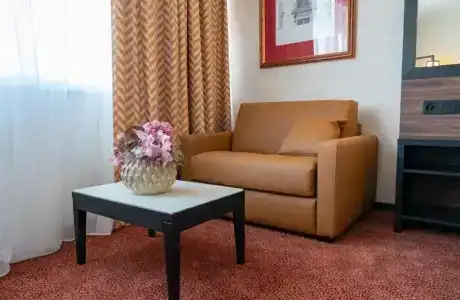 Nash Suites Airport - 30