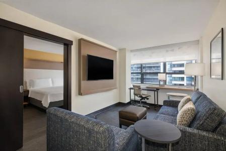 Holiday Inn Downtown Centre By Ihg - 11