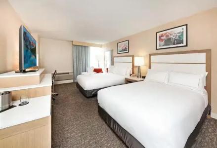 DoubleTree by Hilton Virginia Beach - 49