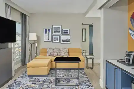 Hyatt Centric the Pike - 52