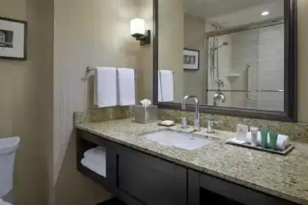 Hilton - 29
