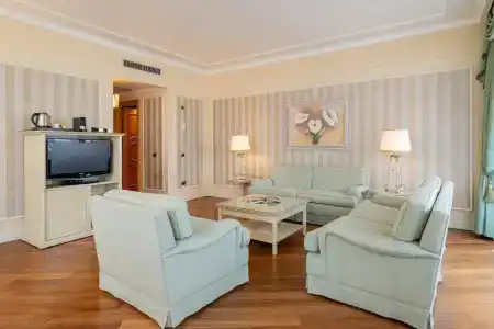 Royal Carlton - 58
