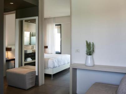 Pelagos Suites & Spa - 61