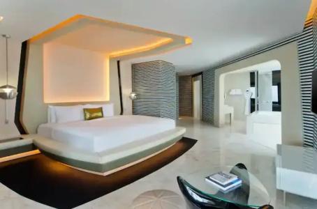 V Dubai, Curio Collection by Hilton - 101