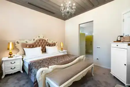 Elegance East - 53
