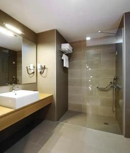 Ramada by Wyndham Podgorica - 40