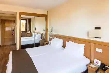 Rafaelhoteles Piramides - 4