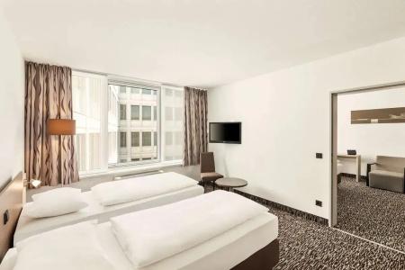 Park Inn by Radisson Dresden - 44