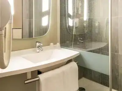 ibis Paris Gare du Nord Château Landon 10ème - 13