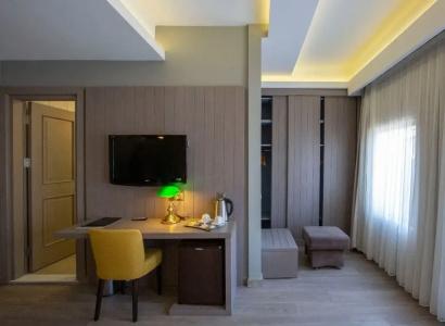 Seraglio & Suites - 86