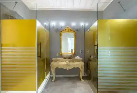 Elegance East - 60