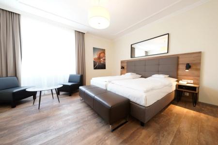 Bayerischer Hof - 0
